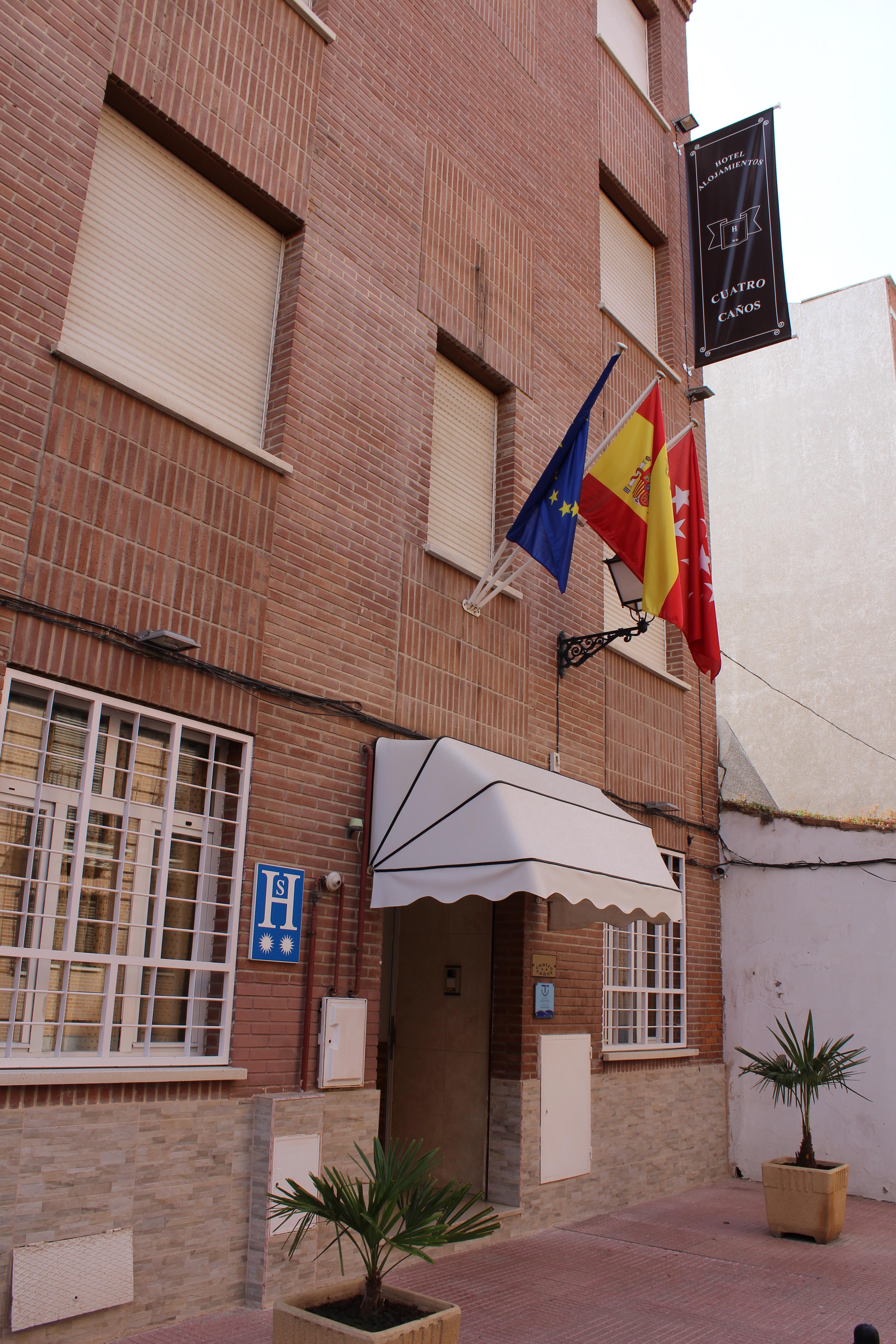 Hotel Cuatro Canos Alcalá de Henares Esterno foto